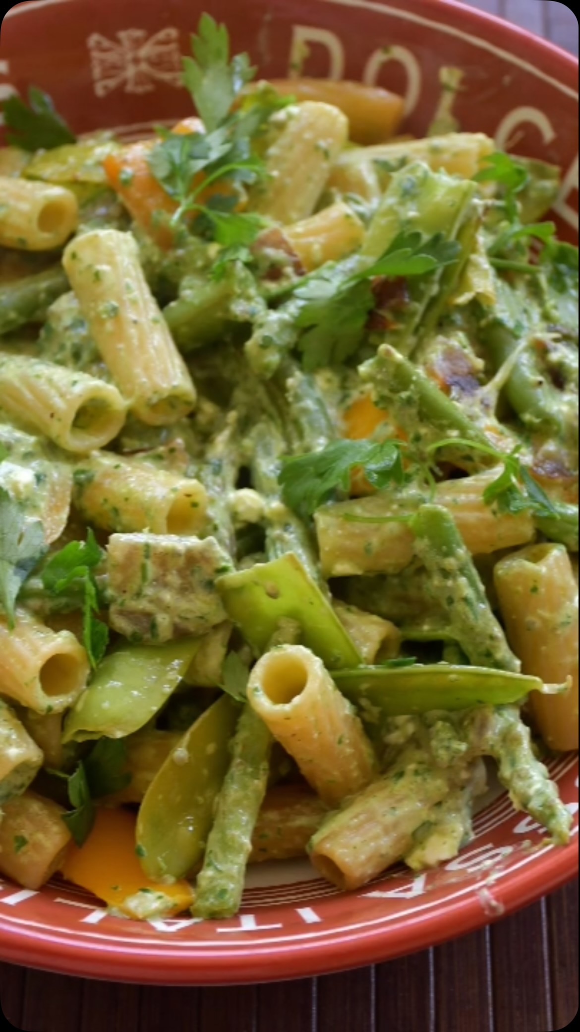 #pastapremavera💪💯💯😤😤 #recipeshare INGREDIENTS:
Serves:
8 ounces torchietti or other pasta 
8 ounces thin asparagus spears - cut into half
4 ounces whole baby corn - can 
8 ounces whole baby carrots
1 large onion - sliced 
⅔ cup cottage cheese 
⅔ cup low-fat yogurt 
1 tbsp chopped fresh parsley
Milk (optional)
1 tbsp chives
2 tbsp olive oil 
Salt and pepper to taste 

METHOD 
Boil the water with salt and add asparagus spears, carrots. Wait for about 3-4 minutes.
Now, add the snow peas. Wait 2 minutes then drain and rinse under cold water. 
Take a fry pan and add oil, then fry the onions for about 1 minute.
Add red bell peppers and mix for about 1 minutes. Turn off the stove.
Take a big wide pan and add salt. Wait until the water is boiling.
Add the pasta and wait until tender.
Put the cottage cheese, yogurt, and parsley in a blender or food processor.
Add salt and pepper to taste in the blender.
Grind until smooth. Thin the sauce with a little milk if needed.
Put the pasta and vegetables in a large saucepan. Add cottage cheese mixture. Heat gently and toss carefully for about 1 minute.
Garnish with chives and lemon over the top and serve with sun-dried tomatoes and bread.
Enjoy!